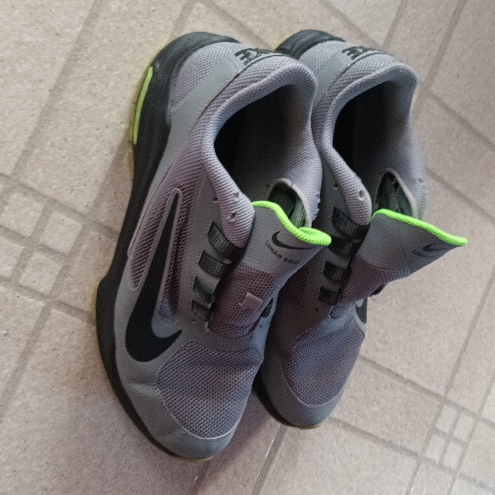 Nike Lunar Edge size 9.5